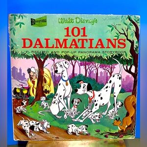 WALT DISNEY’S 1963 101 DALMATIANS DISNEYRAMA VINYL RECORD & POP UP PANORAMA BOOK